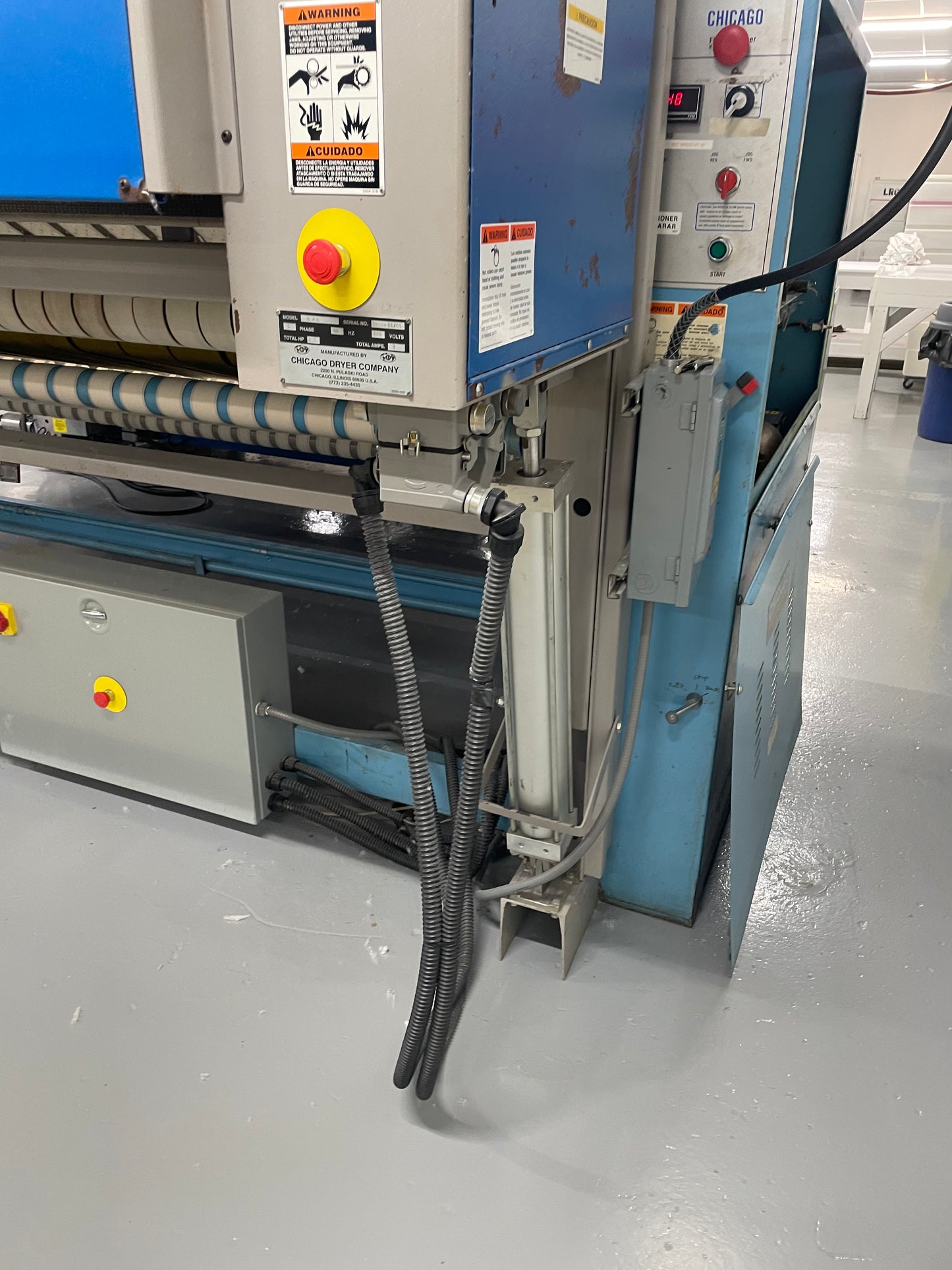 Chicago Ironer GX24-120-R with OPL Feeder