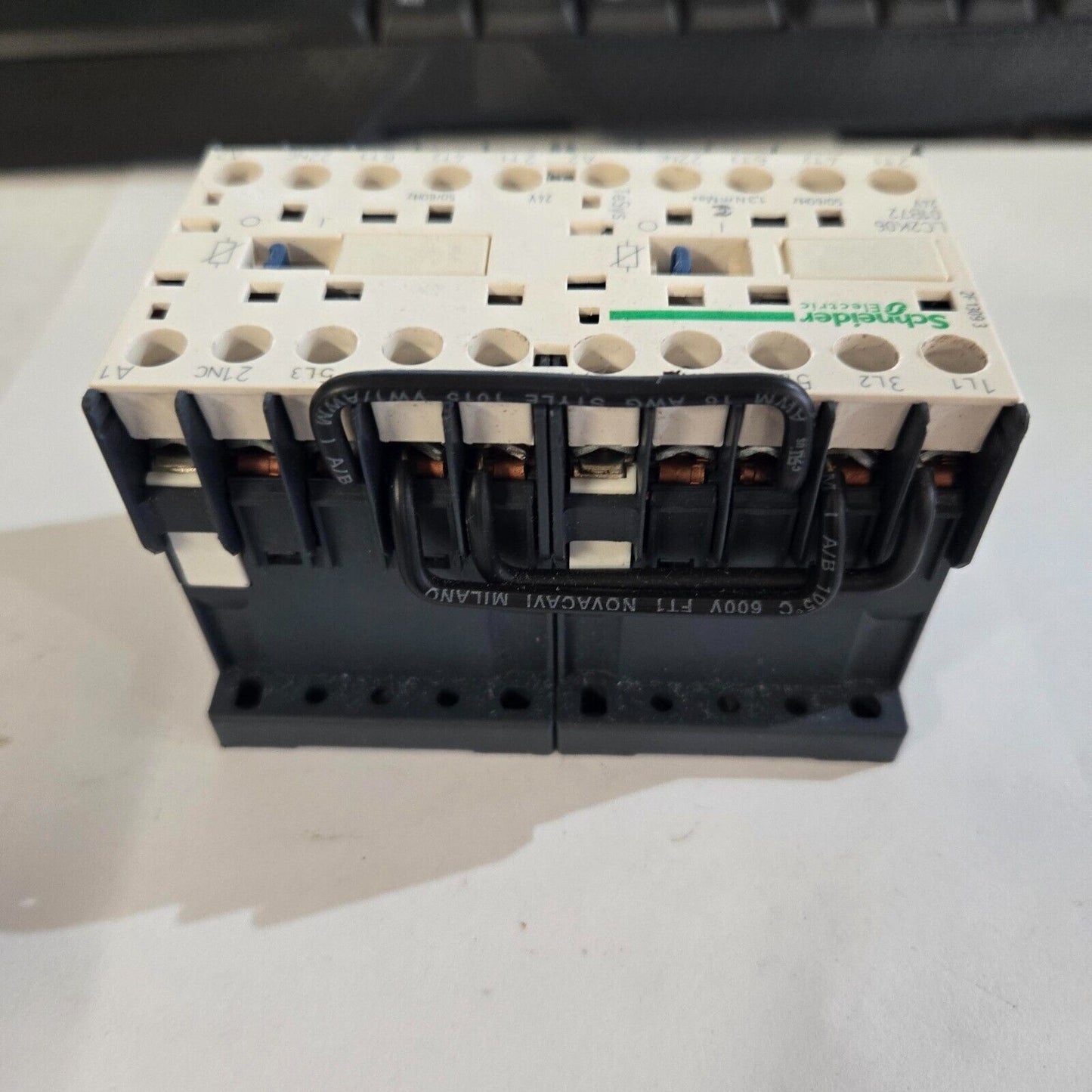 Schneider LC2K0601B72