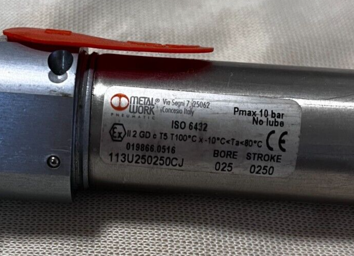 Metal Work Pneumatic 113U250250CJ CYLINDER, ISO 6432