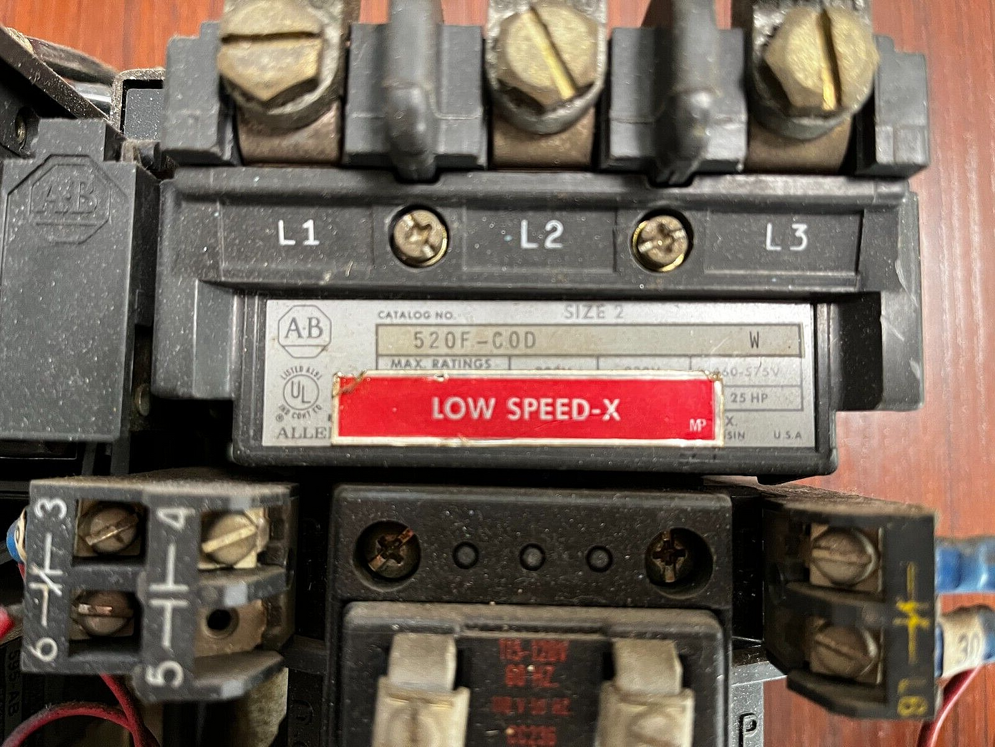 520F-COD 2 speed Contactor, G A Braun part # E02300006