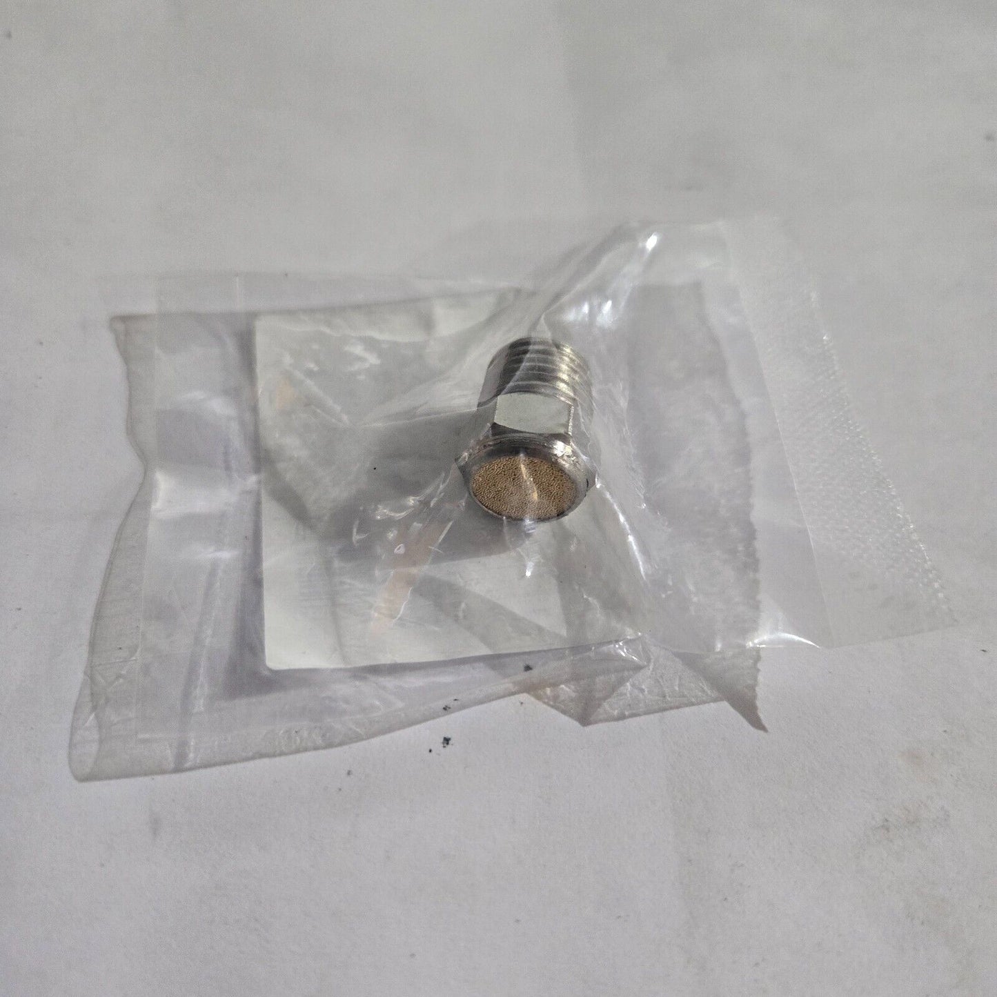 SPEEDAIRE 1EJT6 Breather Vent: 1/4 in NPT