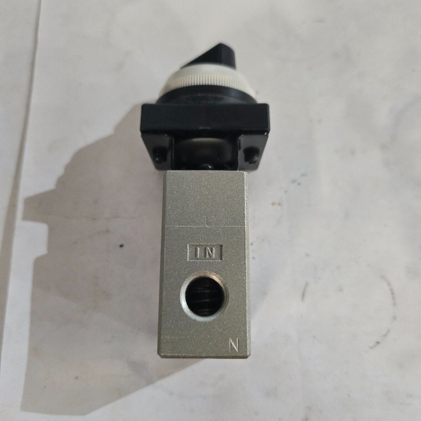 SMC NVM220-N02-34B Switch