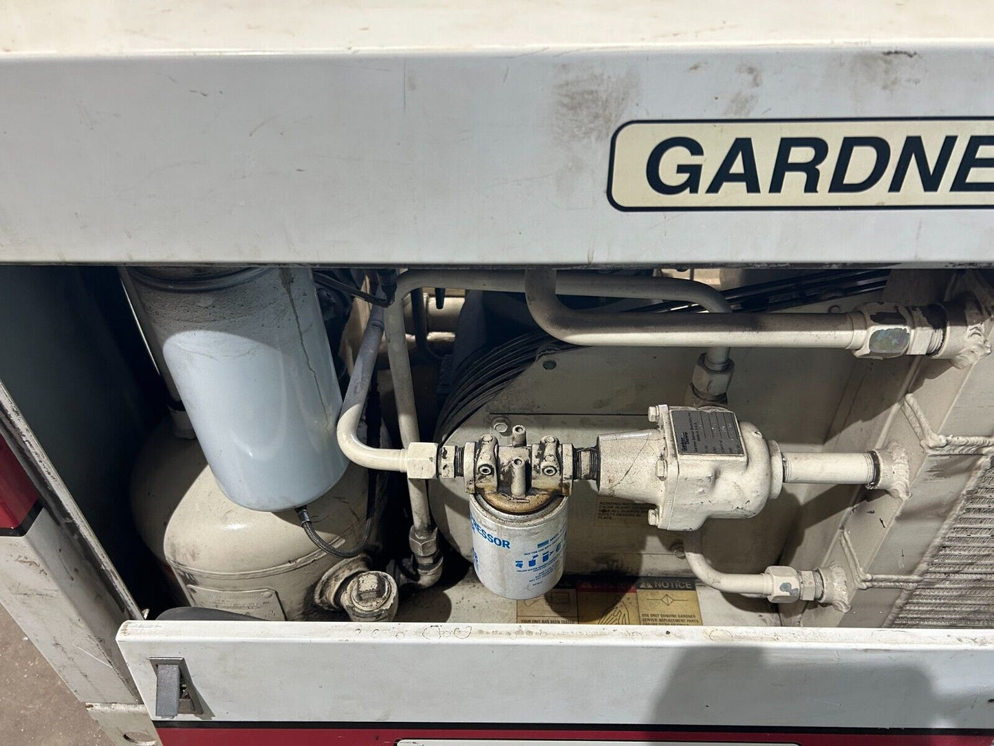 Gardner-Denver 25HP Rotary Screw Air Compressor Model EBE99M 460V 31565Hrs