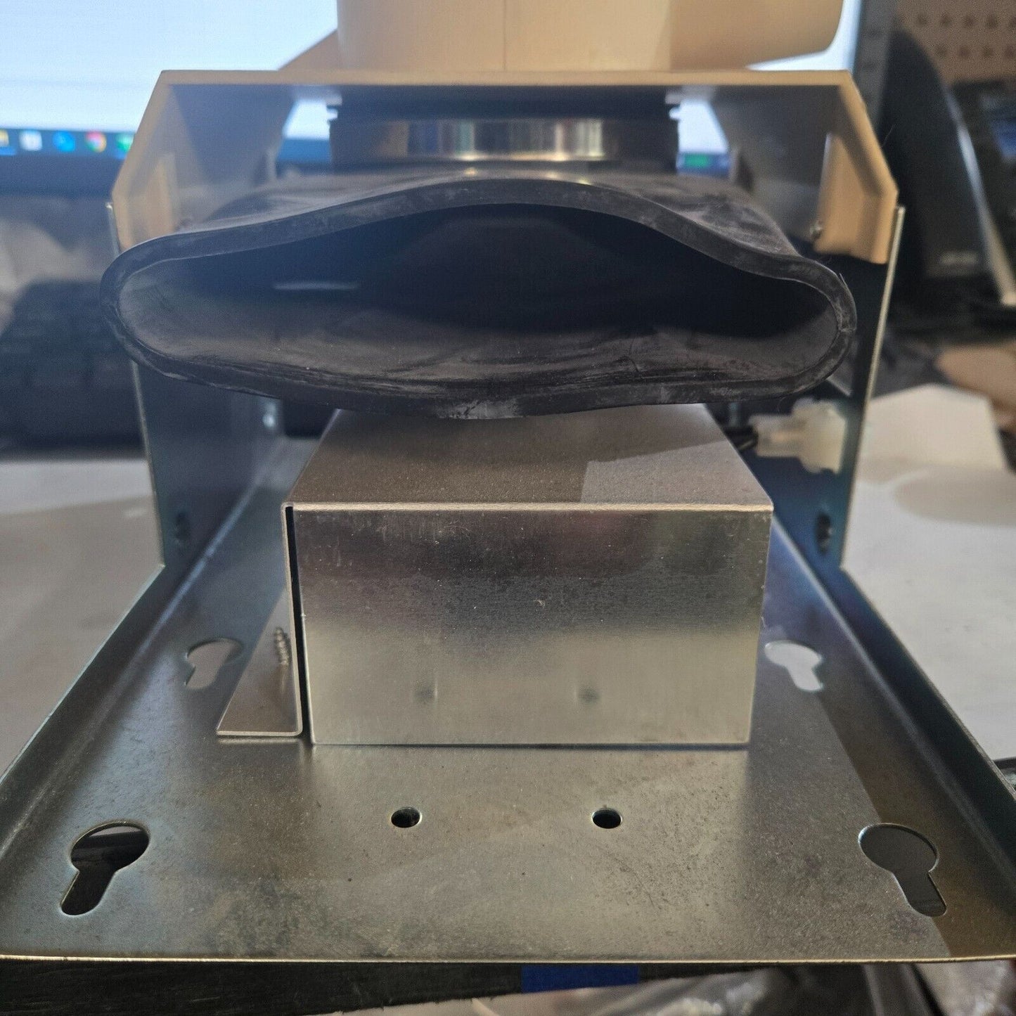 Wascomat 875431 Drain Valve