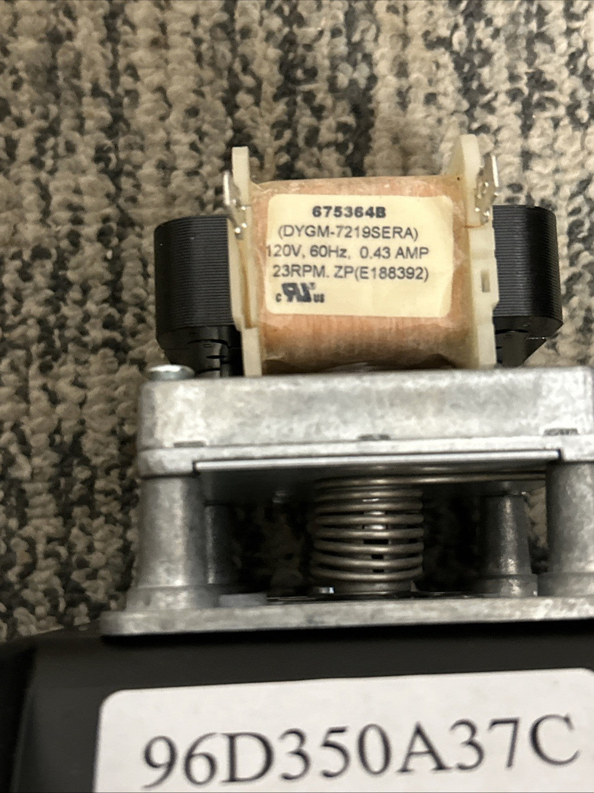 9052843